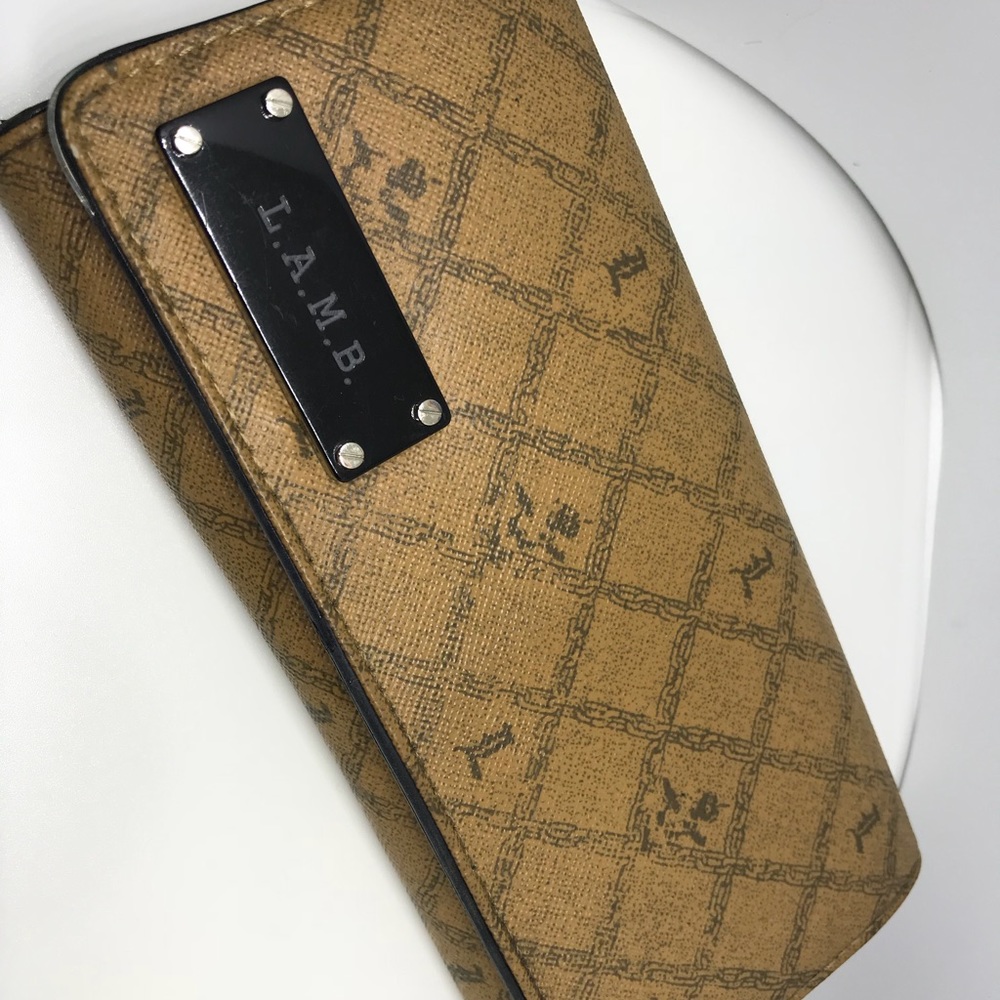 L.a.m.b. Wallet